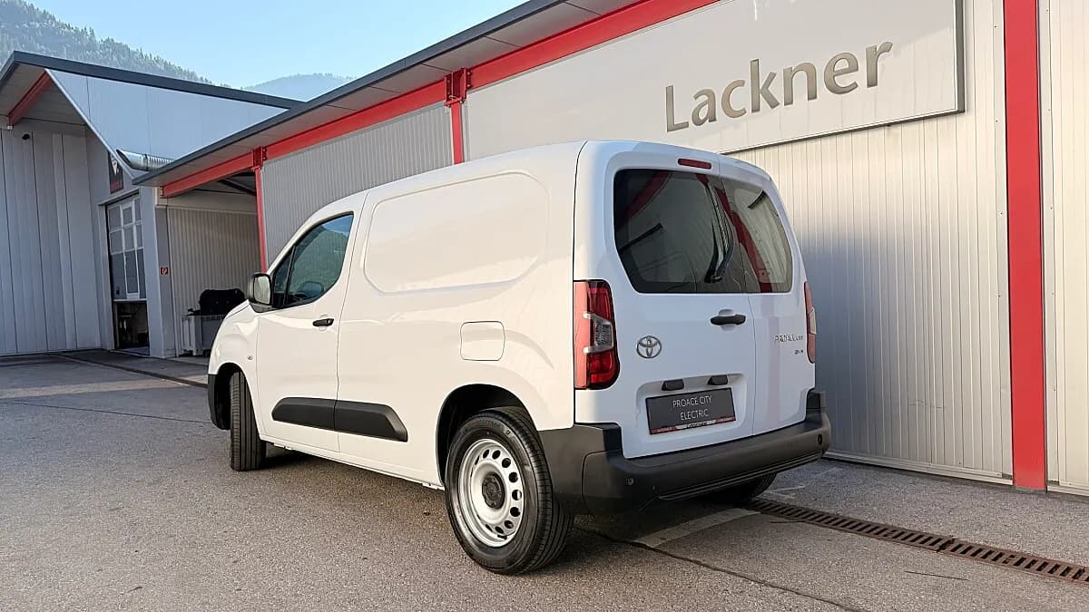 Toyota Proace Pro Ace City Kasten Electric 50kWh L1 Meister Transporter / Kastenwagen – Bild 2