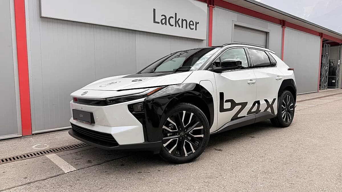 Toyota bZ4X Touring Elektro 74,7kWh AWD Lounge – Bild 1