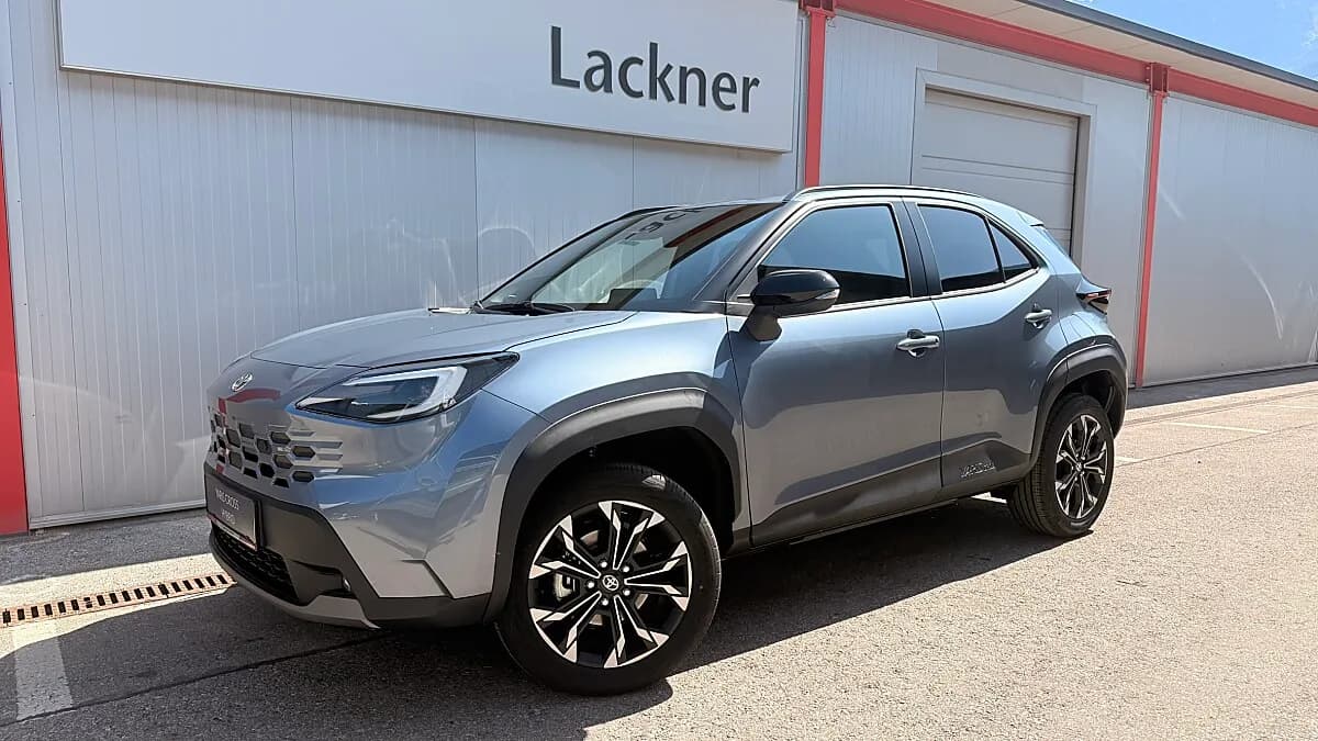 Toyota Yaris Cross 1,5 VVT-i Hybrid Teamplayer AWD-i Aut. – Bild 1