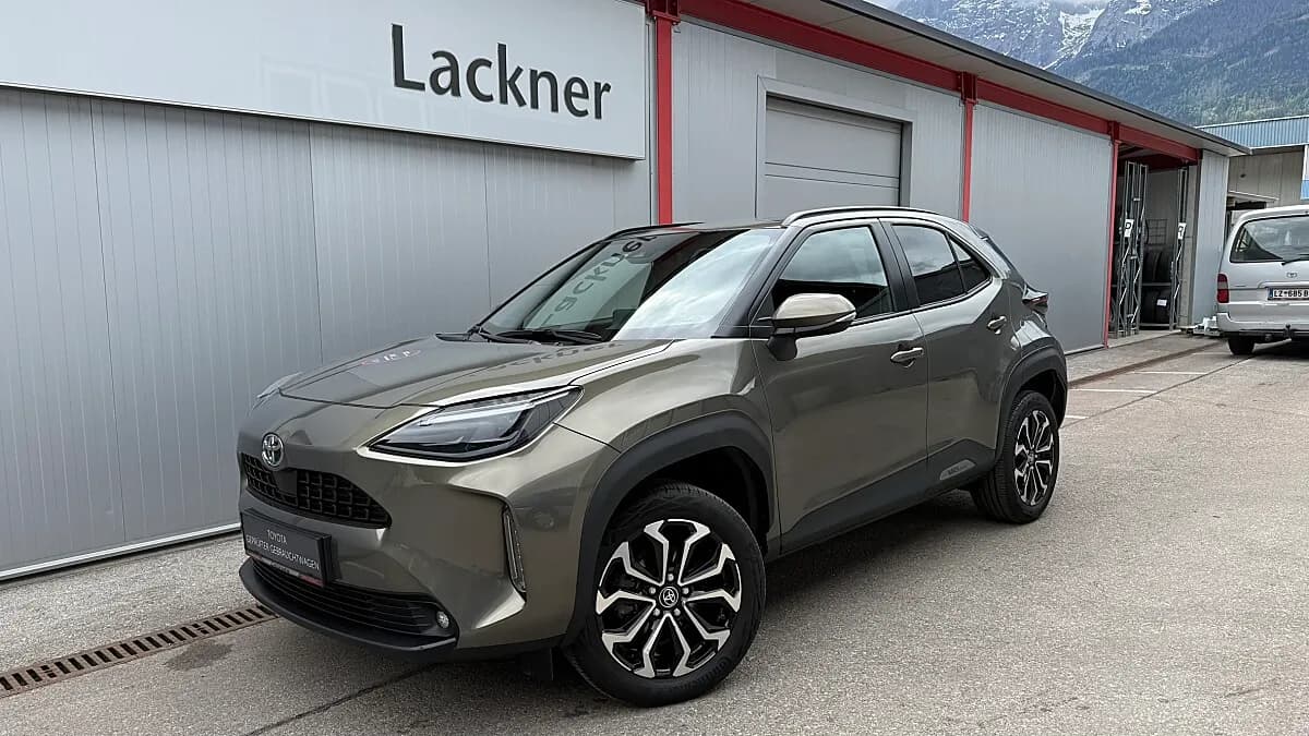 Toyota Yaris Cross 1,5 VVT-i Hybrid Active Drive AWD-i... – Bild 1
