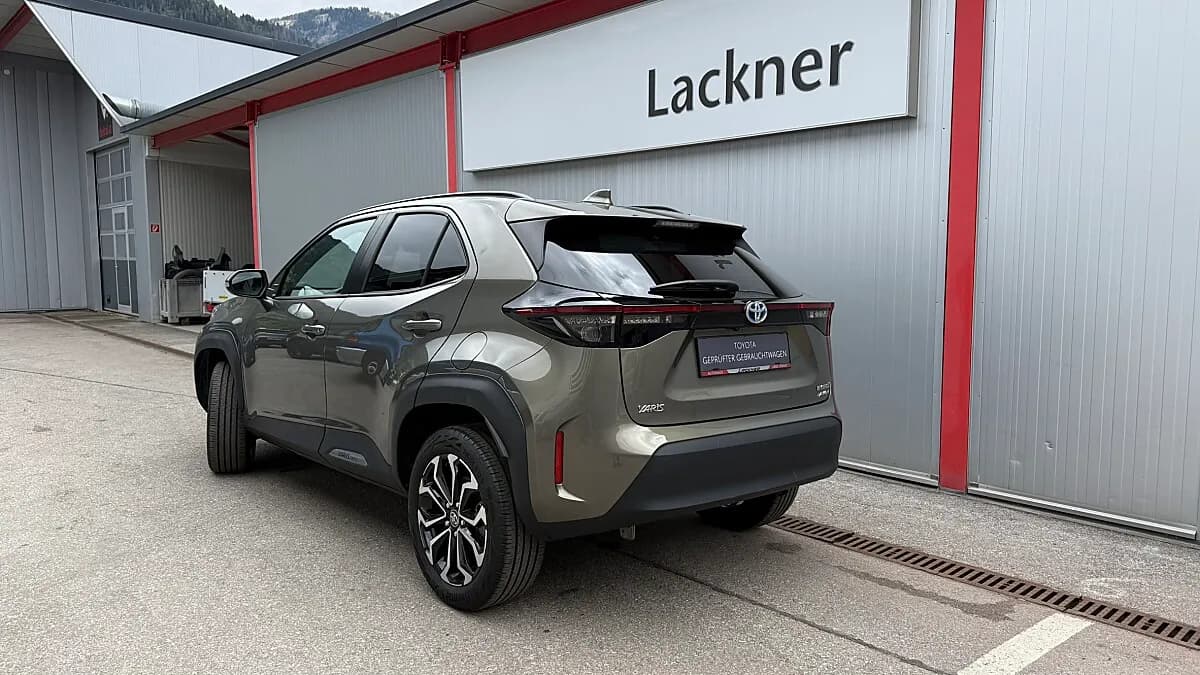 Toyota Yaris Cross 1,5 VVT-i Hybrid Active Drive AWD-i... – Bild 2